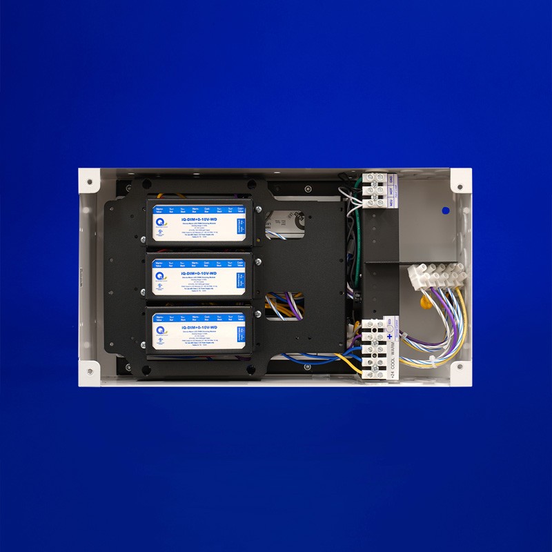100-300W at 24VDC power supply for warm dim. Uses 100W LED drivers with Q-Tran&#39;s warm dim module, simulating incandescent lighting via a 0-10V input. Offers surface or recess mounting options.
