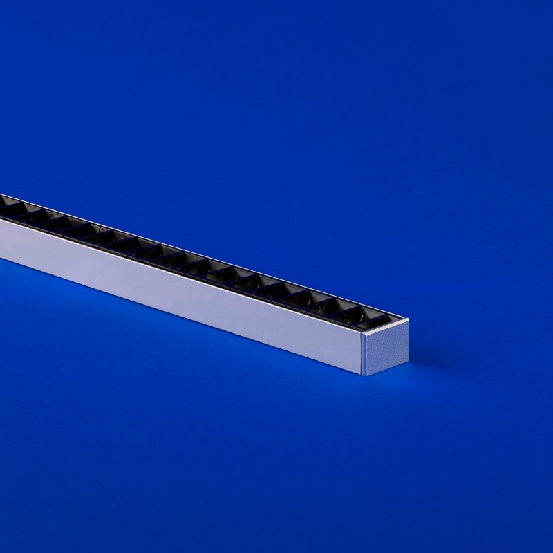 LED fixture with a louver that is designed to eliminate glare