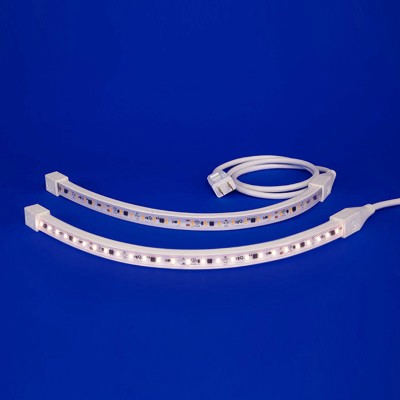 Q-Tran&#39;s 120V LED strip for indoor/outdoor use, illuminating up to 100-foot runs. Options include direct hardwire or 2 prong plug. CCTs from 2400K to 3500K. 