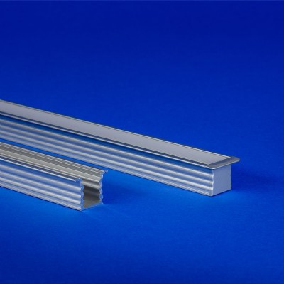 FLUR - Flanged extrusion for surface or recess mounting