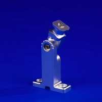 Mounting accessory for offset lighting with free moving rotating head
